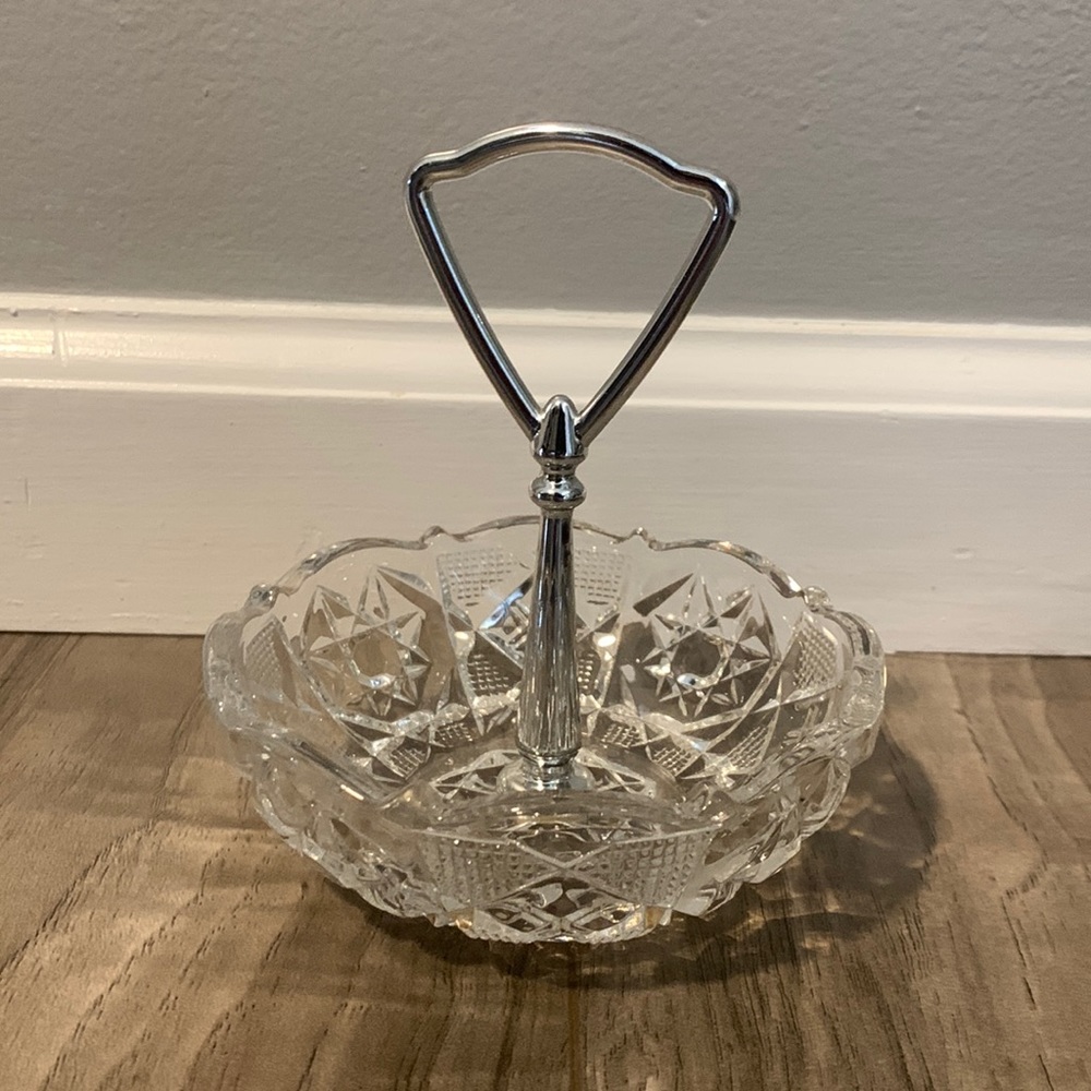 Crystal candy dish with handle - Picture 2 of 4